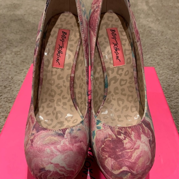 Betsey Johnson rose corset back wedge heels 5.5 - Picture 2 of 5